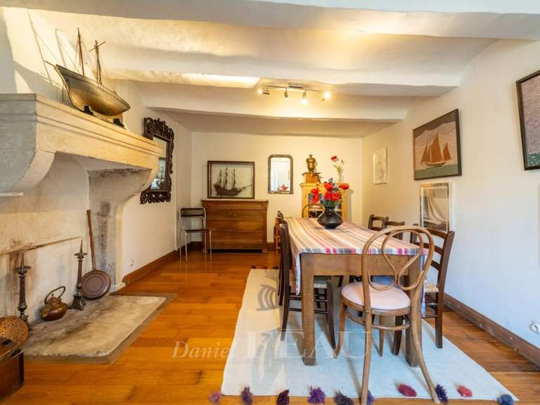 Maison Grignan - 12 chambres - 723m²