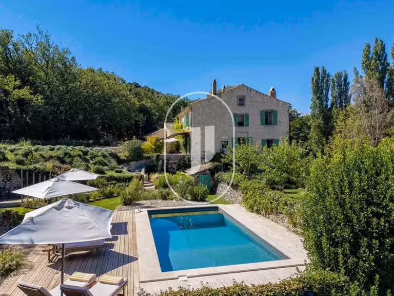 Maison Grignan - 8 chambres - 780m²