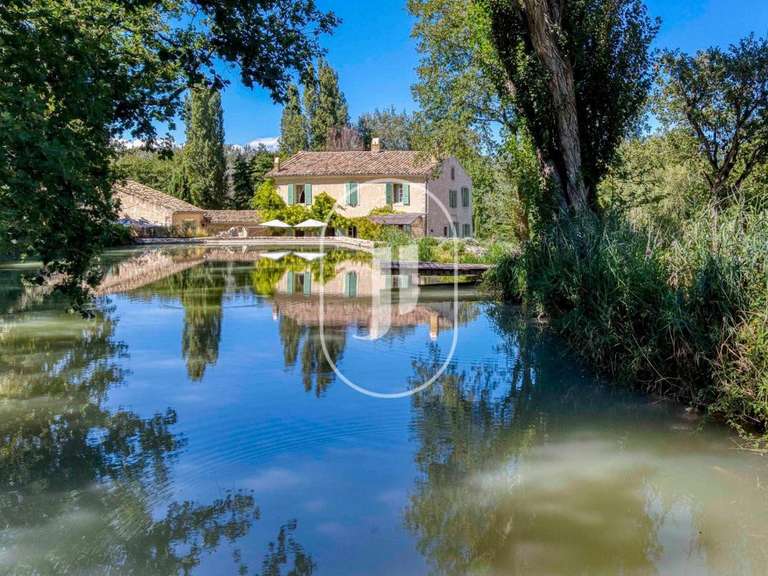 Maison Grignan - 8 chambres - 780m²