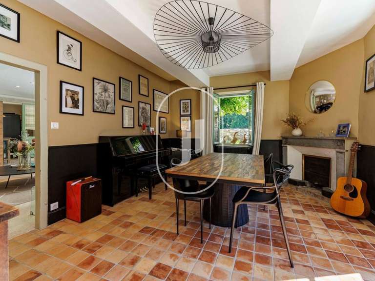 Maison Grignan - 8 chambres - 780m²