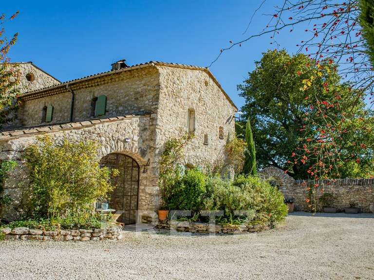Maison Grignan - 8 chambres - 533m²