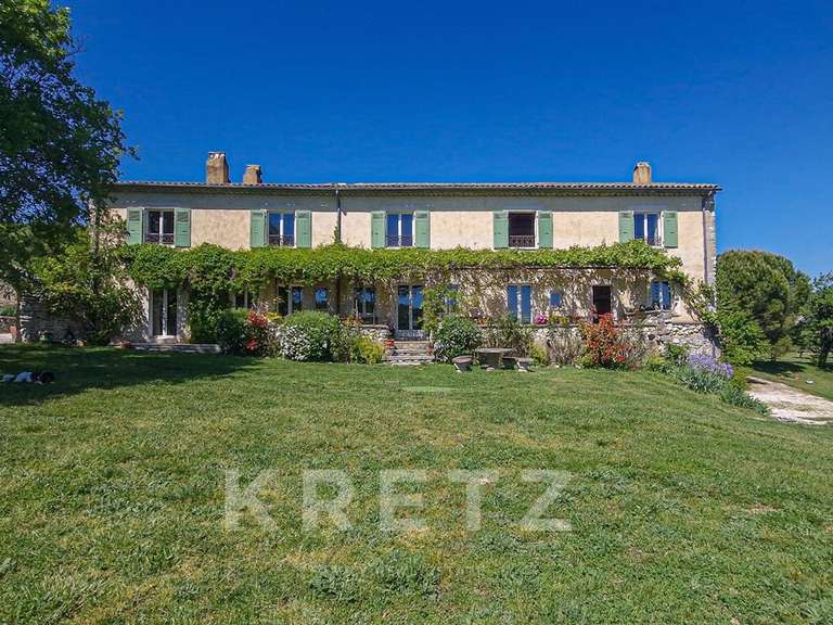 Maison Grignan - 8 chambres - 533m²
