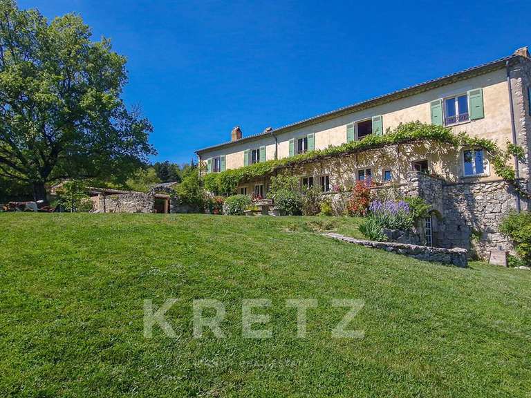 Maison Grignan - 8 chambres - 533m²