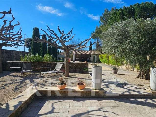 Maison Grignan - 3 chambres - 250m²