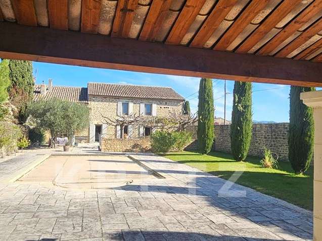 Maison Grignan - 3 chambres - 250m²