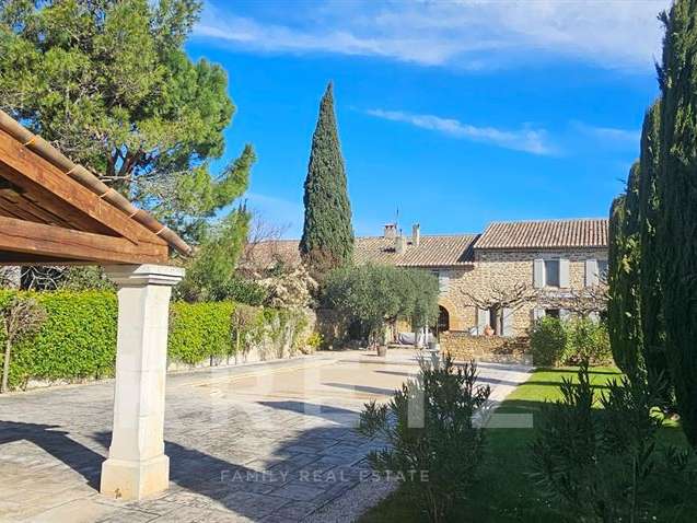 Maison Grignan - 3 chambres - 250m²