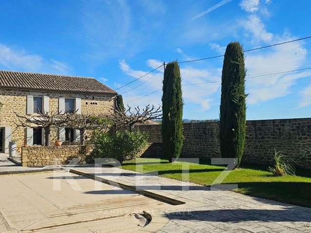 Maison Grignan - 3 chambres - 250m²