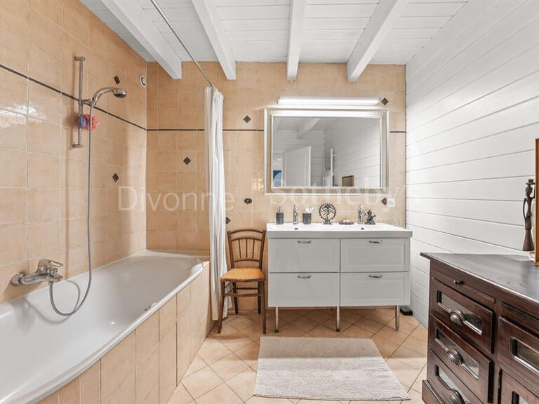 Maison Grilly - 5 chambres - 188m²
