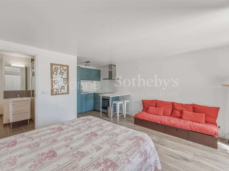Maison Grilly - 5 chambres - 239m²