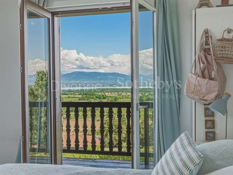 Maison Grilly - 5 chambres - 239m²