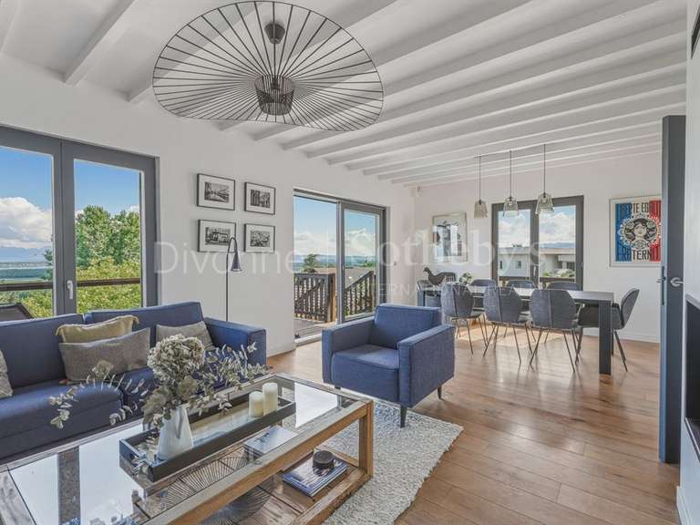 Maison Grilly - 5 chambres - 239m²