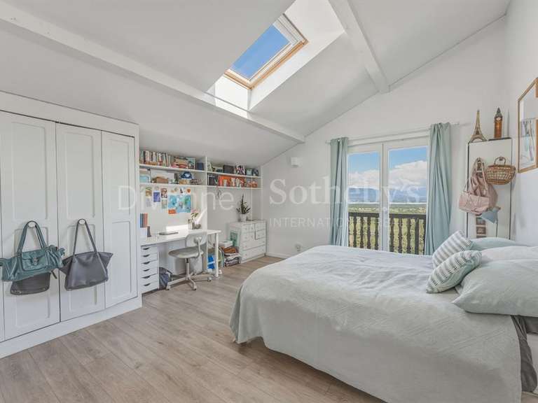 Maison Grilly - 5 chambres - 239m²