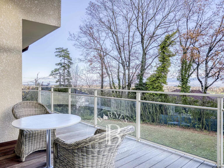 Villa Grilly - 5 chambres - 231m²