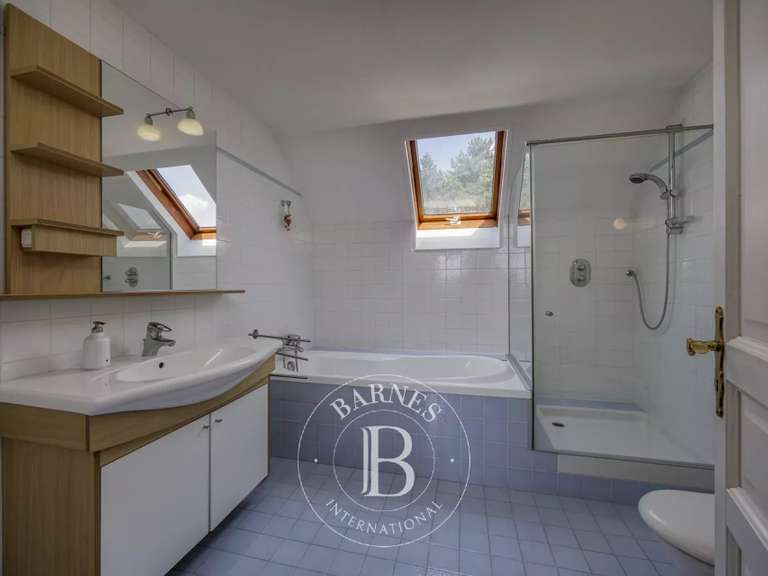 Villa Grilly - 5 chambres - 215m²
