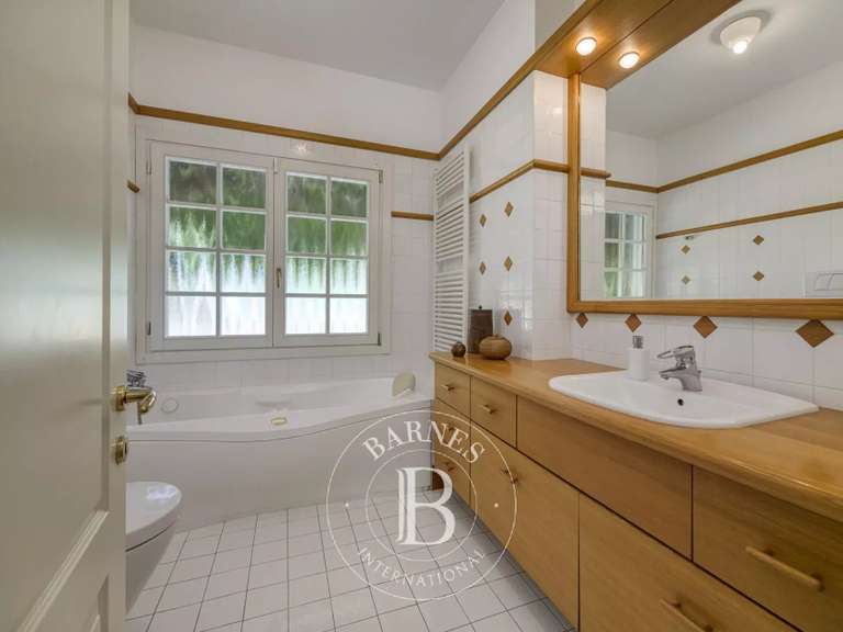 Villa Grilly - 5 chambres - 215m²