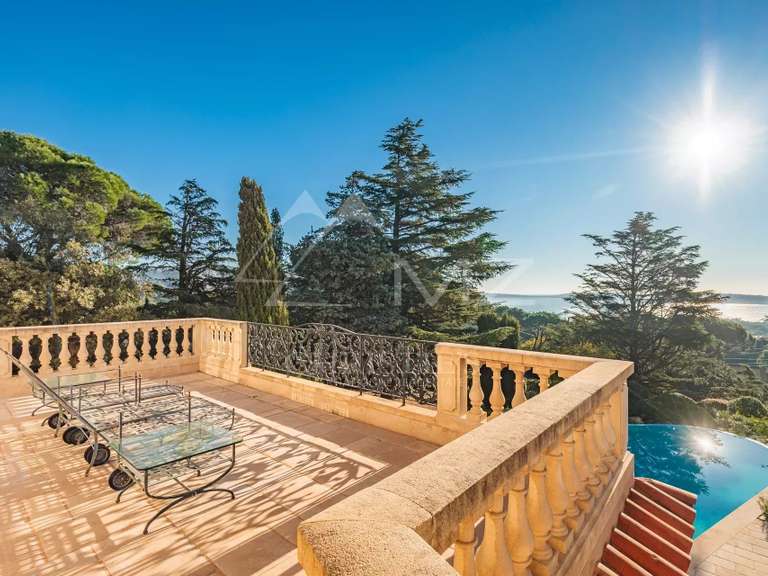 Maison Grimaud - 6 chambres - 11560m²