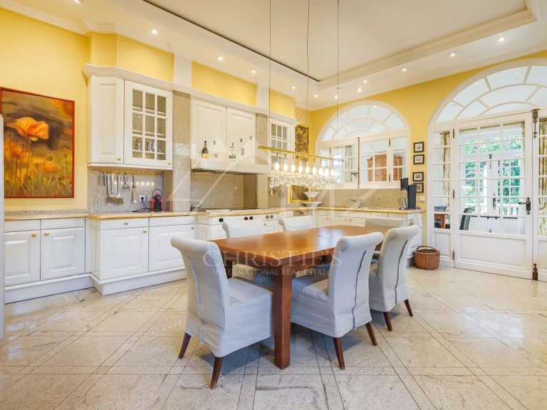 Maison Grimaud - 6 chambres - 11560m²