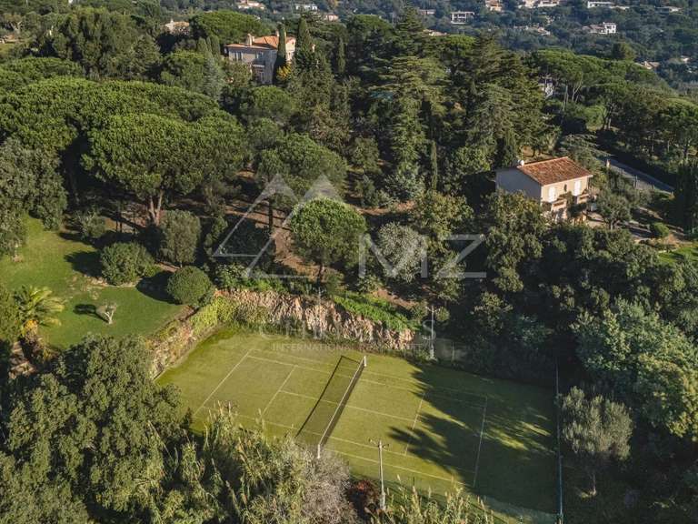 Maison Grimaud - 6 chambres - 11560m²
