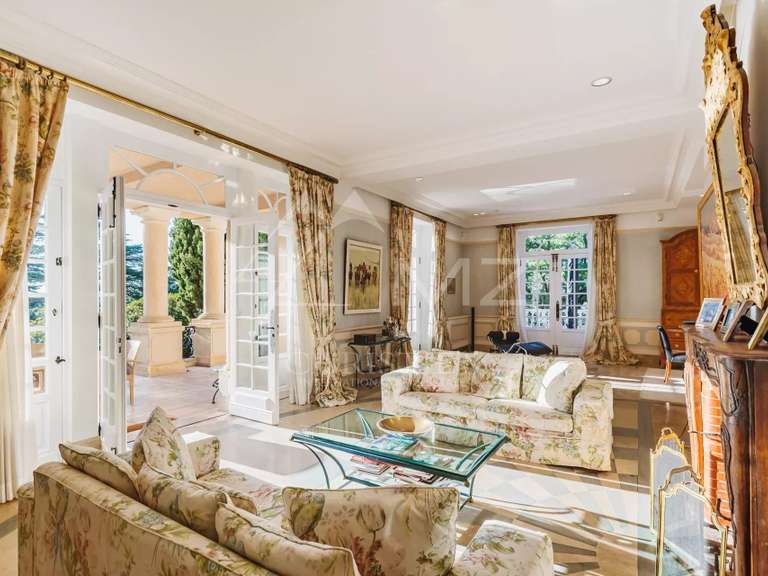 Maison Grimaud - 6 chambres - 11560m²