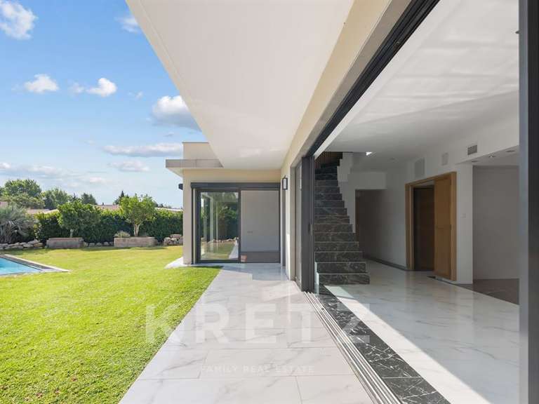 House Grimaud - 5 bedrooms - 204m²