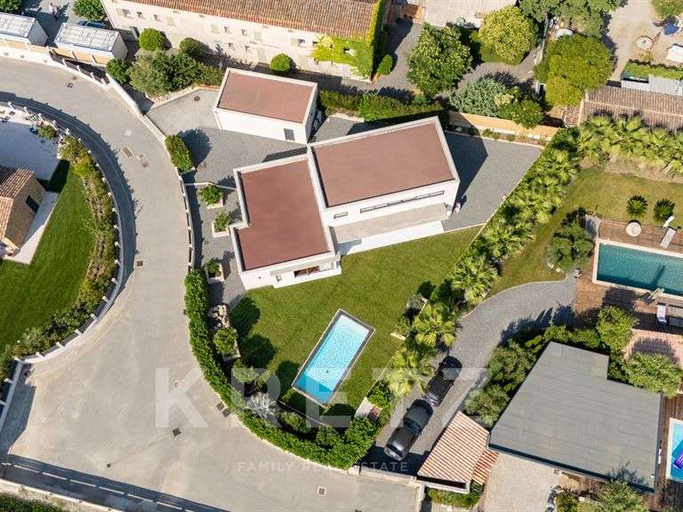 House Grimaud - 5 bedrooms - 204m²