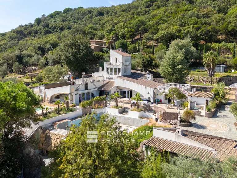 Maison Grimaud - 10 chambres - 591m²