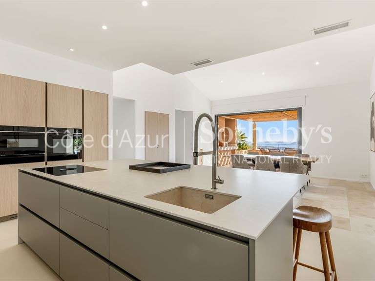 Maison Grimaud - 6 chambres - 360m²