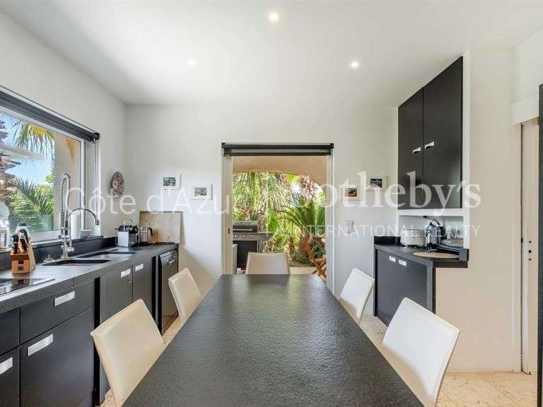 Maison Grimaud - 5 chambres - 251m²