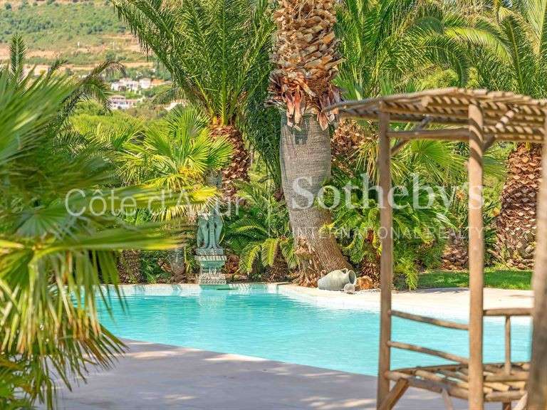 Maison Grimaud - 5 chambres - 251m²