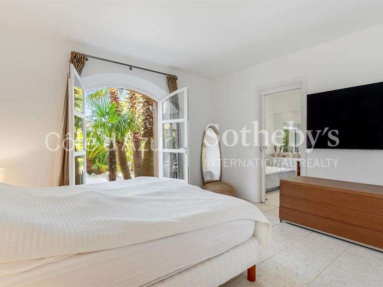 Maison Grimaud - 5 chambres - 251m²