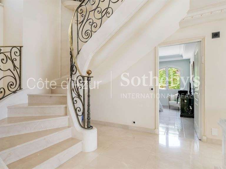 Maison Grimaud - 5 chambres - 306m²