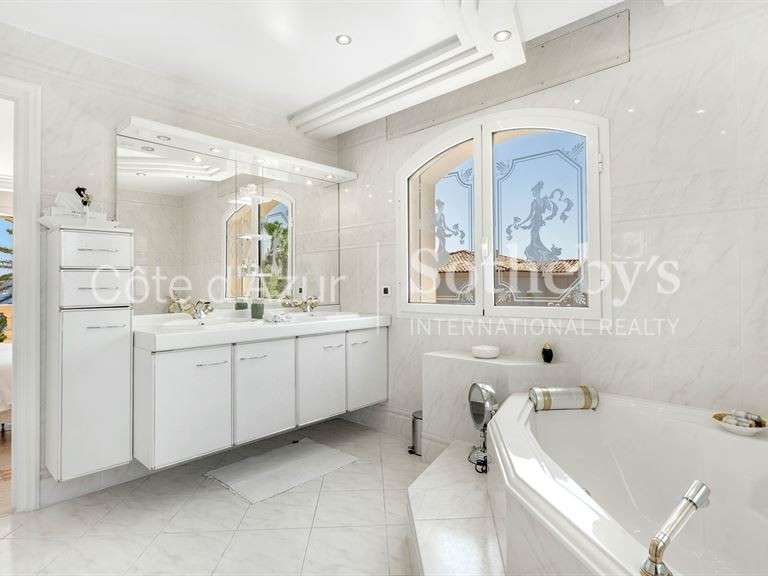 Maison Grimaud - 5 chambres - 306m²