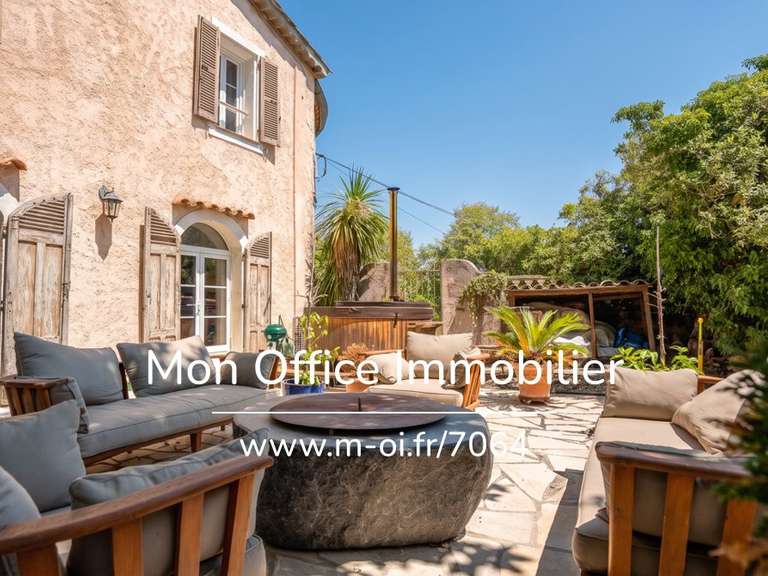 House Grimaud - 3 bedrooms - 142m²