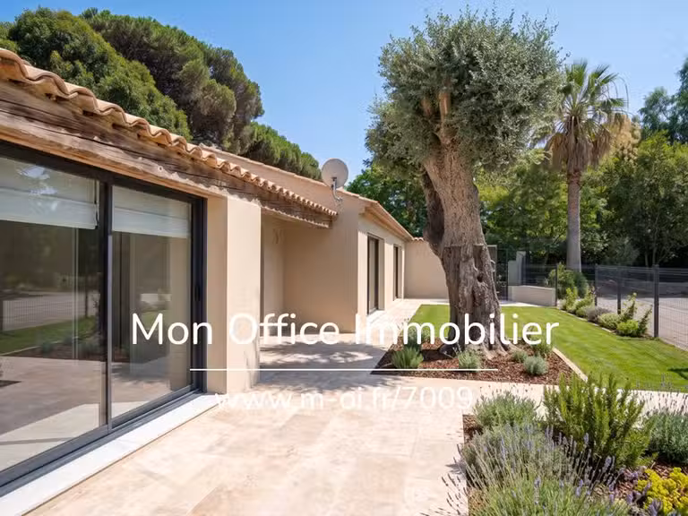 House Grimaud - 2 bedrooms - 90m²