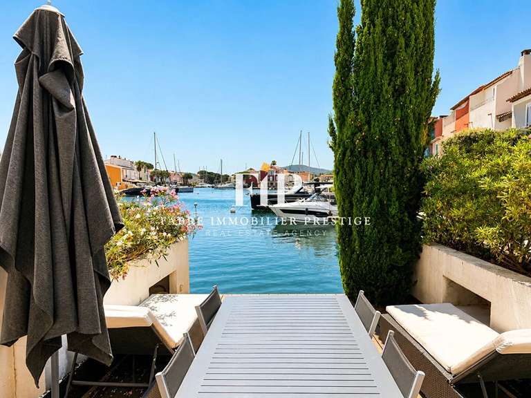 Maison Grimaud - 4 chambres - 81m²