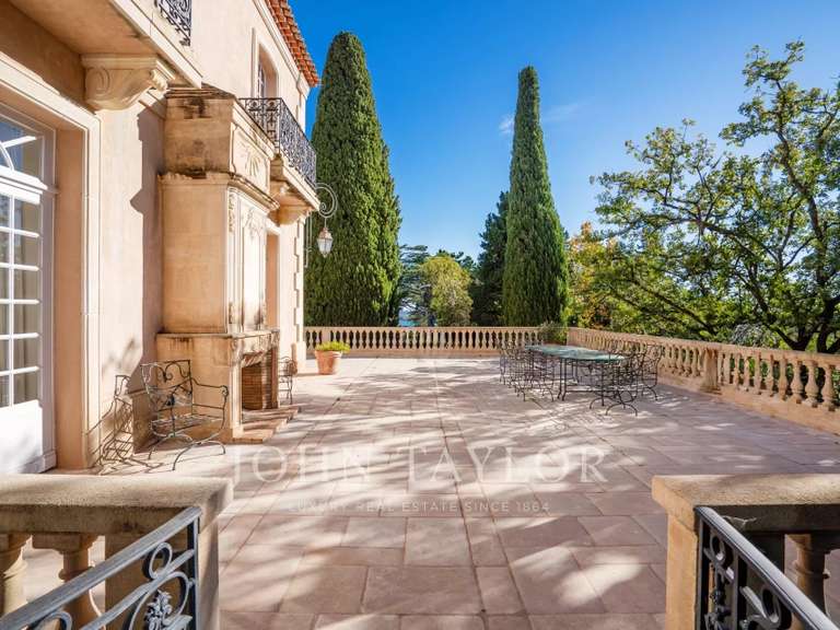 Propriété Grimaud - 6 chambres - 440m²