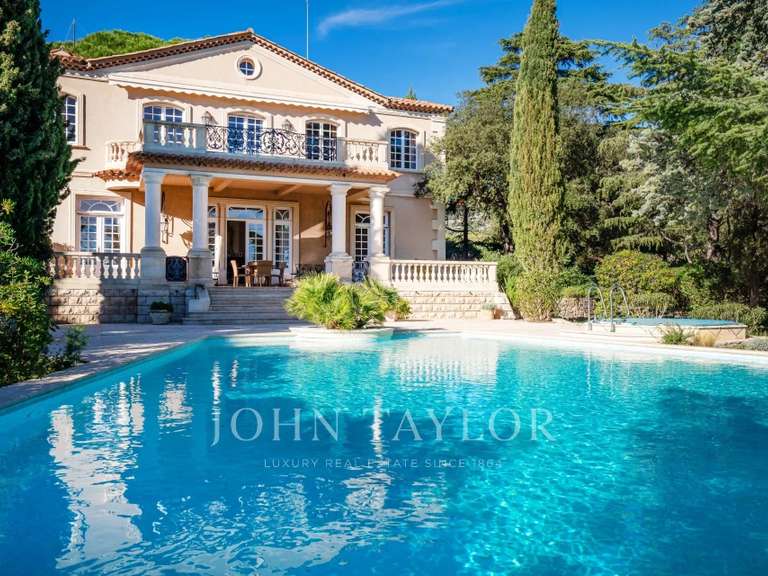 Propriété Grimaud - 6 chambres - 440m²