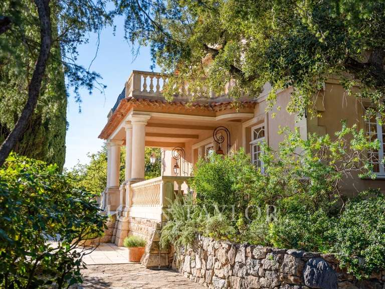 Propriété Grimaud - 6 chambres - 440m²