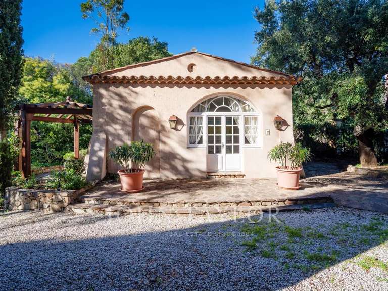 Propriété Grimaud - 6 chambres - 440m²