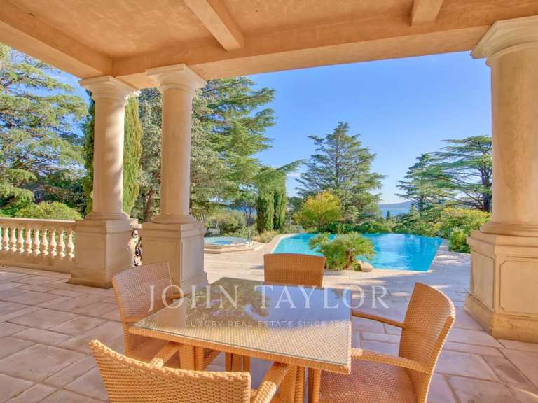 Propriété Grimaud - 6 chambres - 440m²