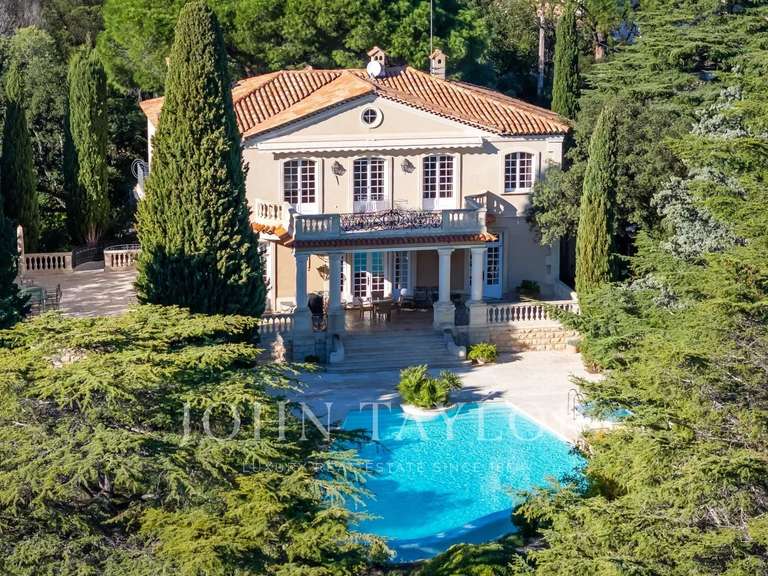 Propriété Grimaud - 6 chambres - 440m²