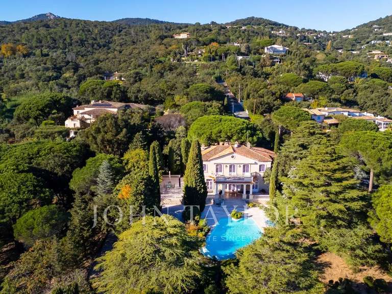 Propriété Grimaud - 6 chambres - 440m²