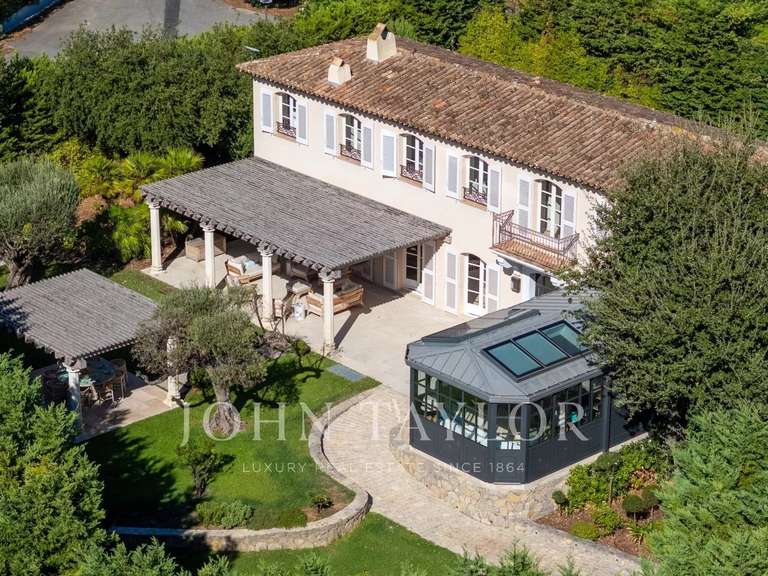 Propriété Grimaud - 5 chambres - 300m²