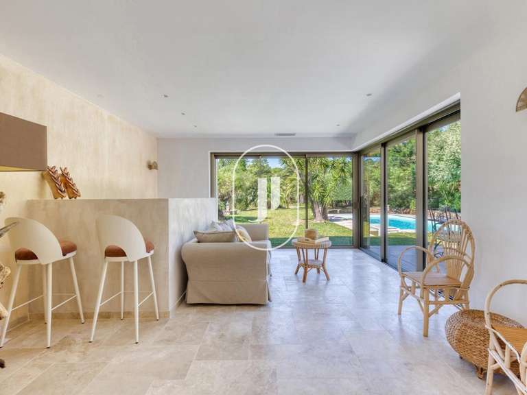 Propriété Grimaud - 5 chambres - 318m²