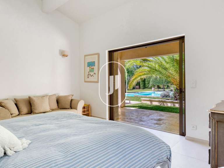 Propriété Grimaud - 5 chambres - 318m²