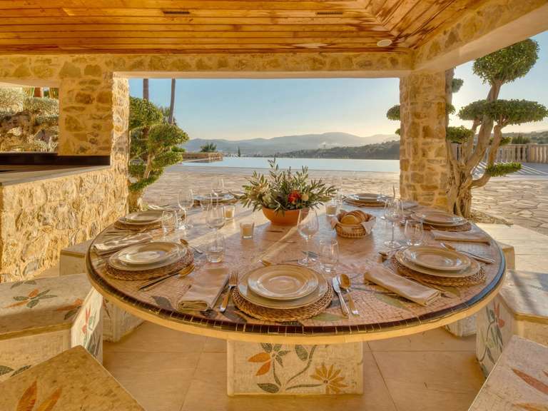 Propriété Grimaud - 6 chambres - 580m²