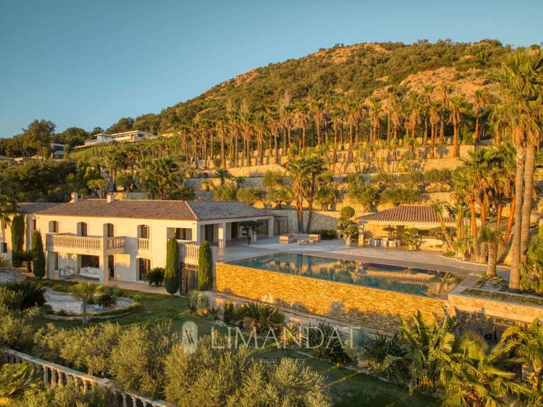 Propriété Grimaud - 6 chambres - 580m²