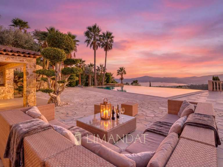 Propriété Grimaud - 6 chambres - 580m²