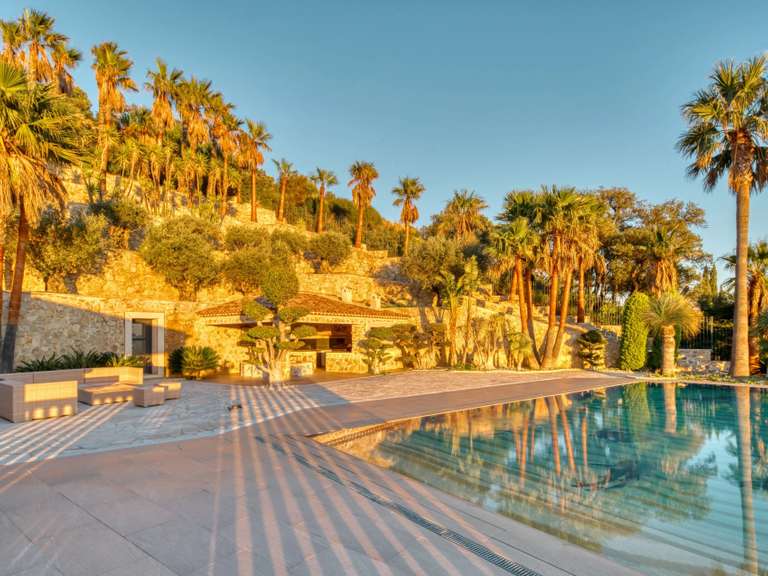 Propriété Grimaud - 6 chambres - 580m²