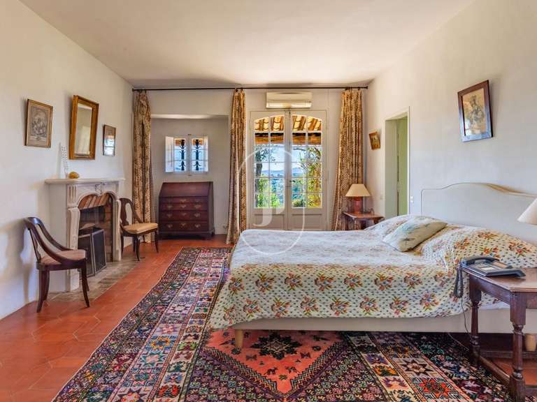 Propriété Grimaud - 9 chambres - 500m²